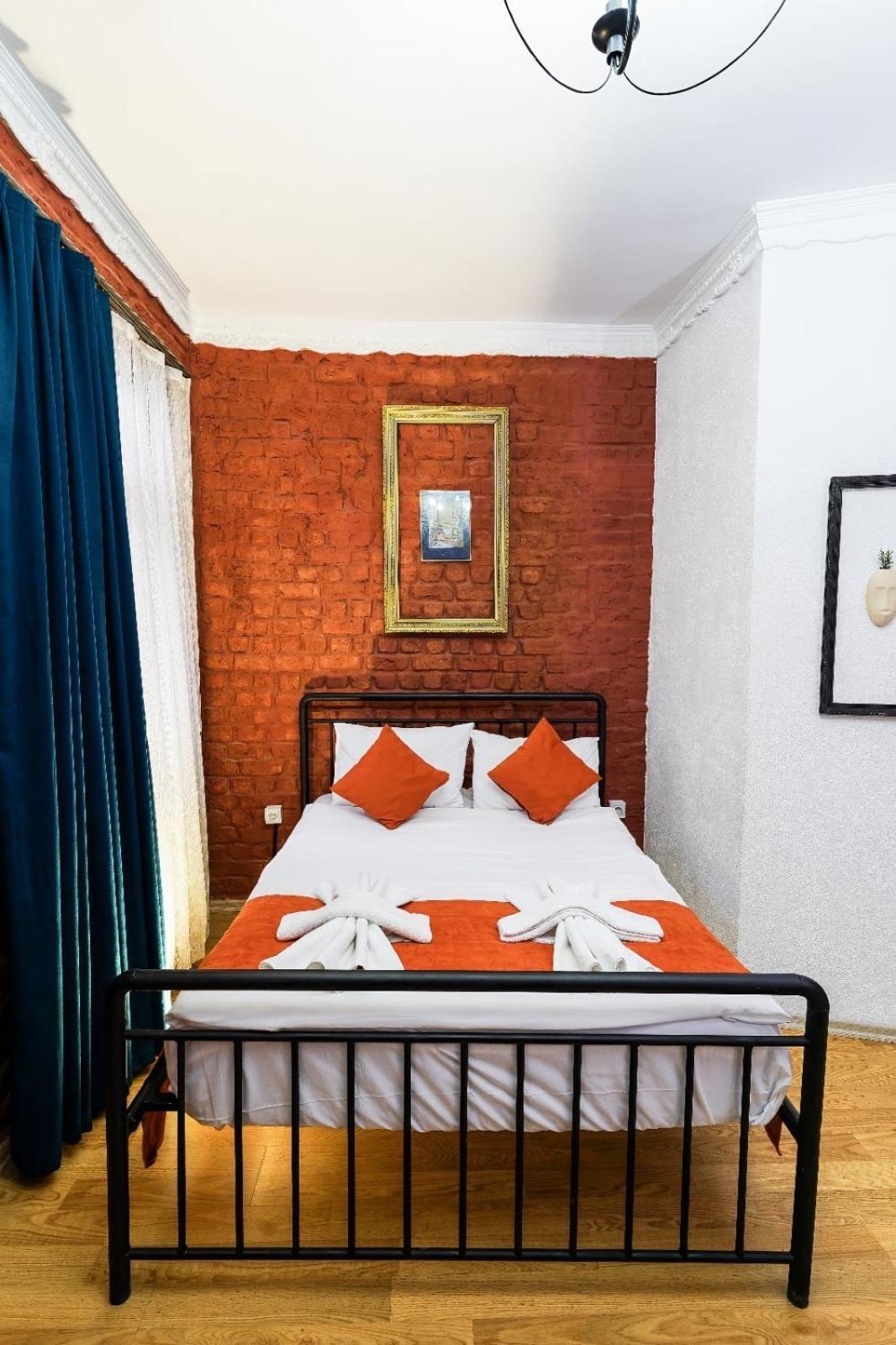 White Bolshoi Rooms Istanboel Buitenkant foto